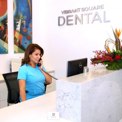 https://staging.vibrantsquaredental.com/wp-content/uploads/2019/01/vibrant-dental-square-reception-400x400.jpg